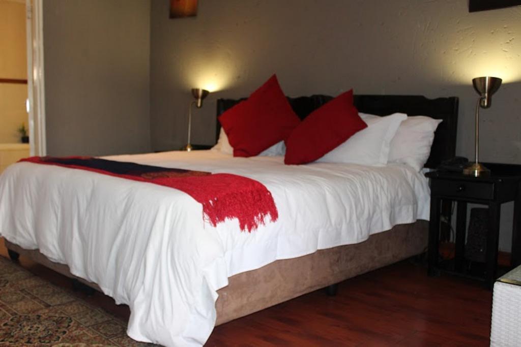 Flamboyant Guest Lodge Joanesburgo Exterior foto