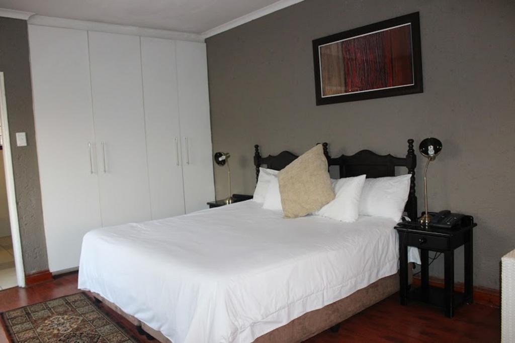 Flamboyant Guest Lodge Joanesburgo Exterior foto